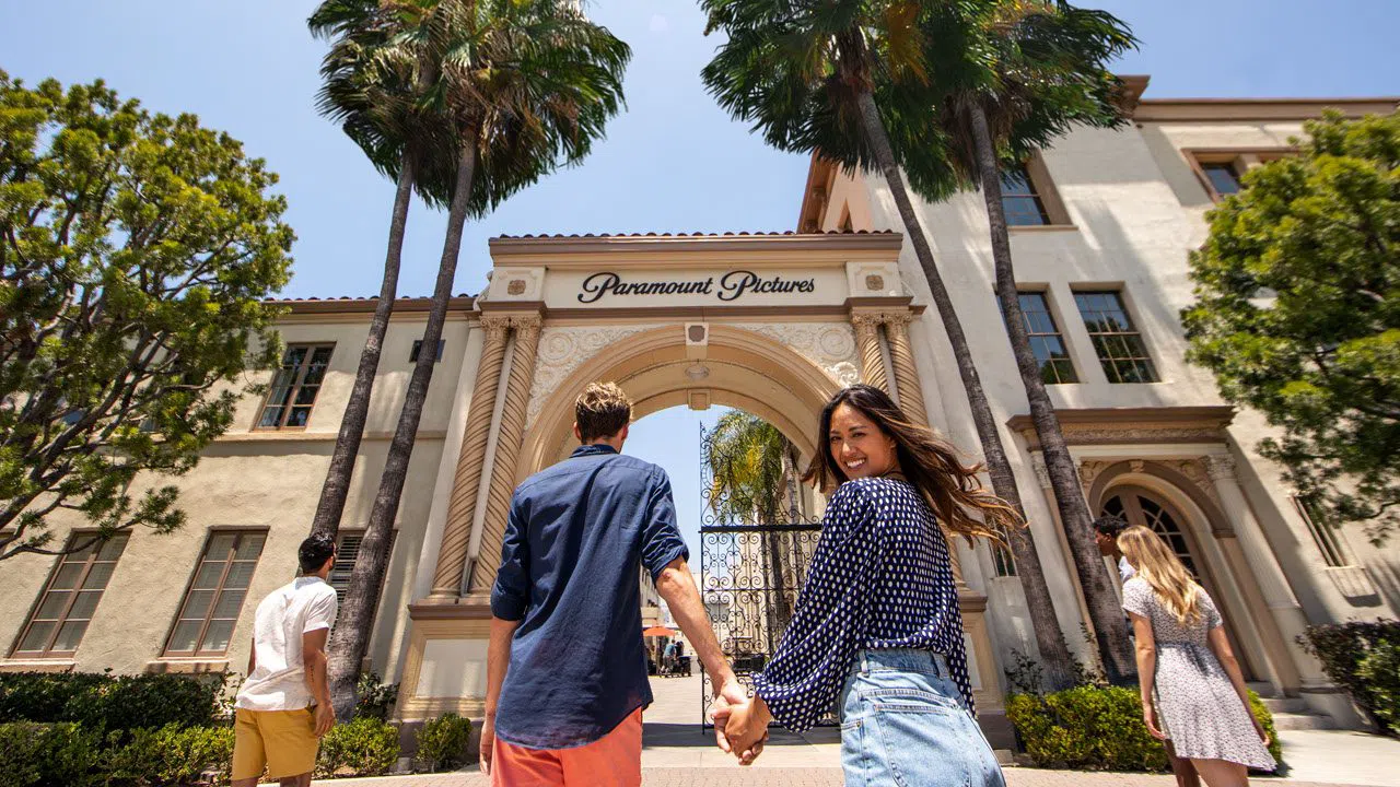 Gå på opdagelse i Los Angeles' backlots efter at crewet har pakket sammen