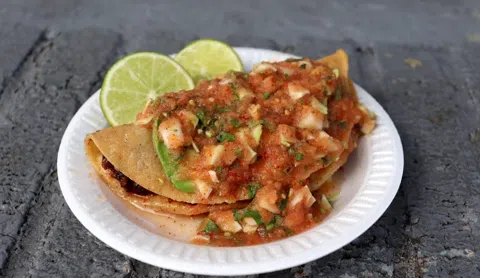 No Tablecloths: The Nightlong Pilgrimage of Los Angeles Tacos