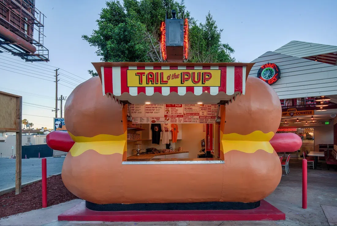 Tail o' the Pup, Los Angeles